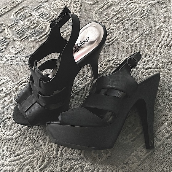 Size 8 Black charlotte russe 6” sandal heels - Picture 3 of 3